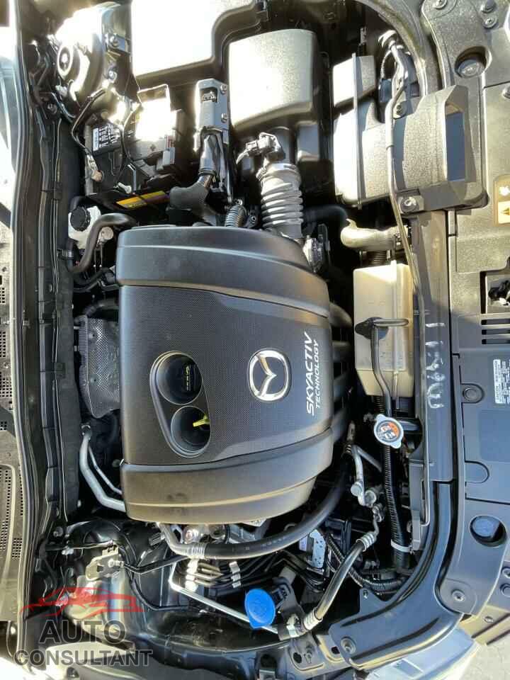 MAZDA 3 2018 - 3MZBN1K79JM209548