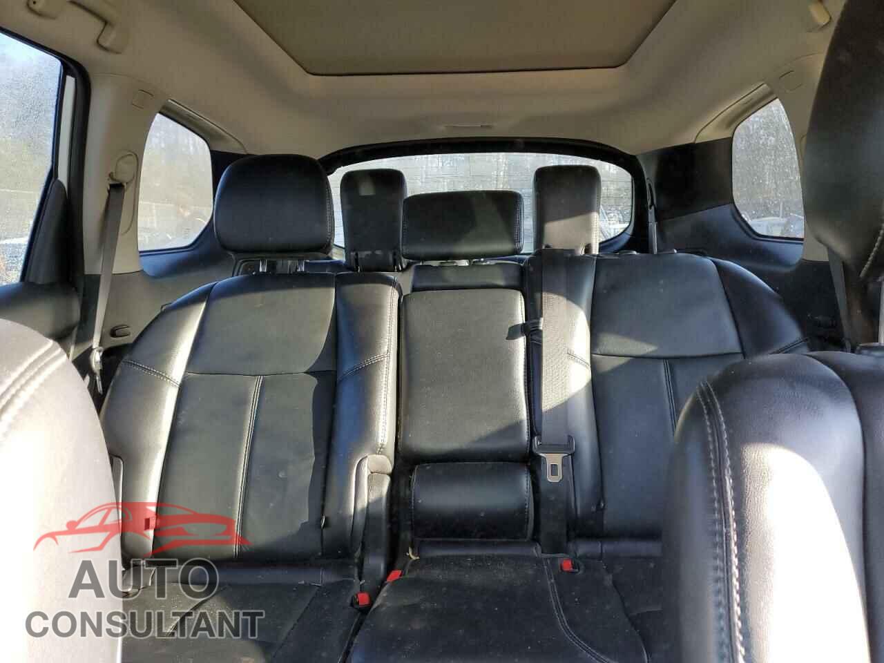 NISSAN PATHFINDER 2017 - 5N1DR2MM4HC668115