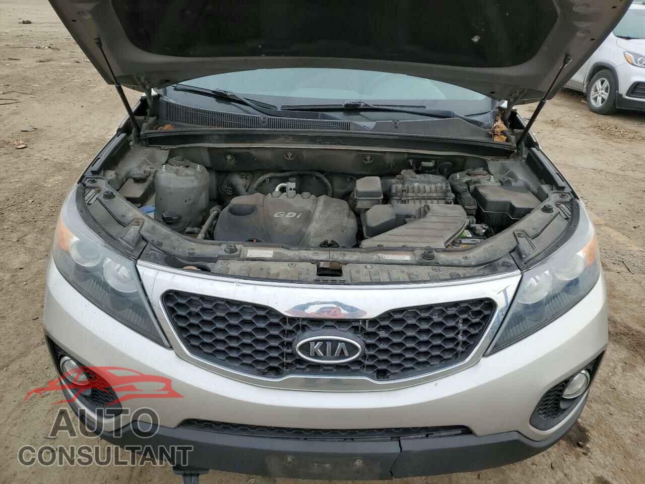 KIA SORENTO 2013 - 5XYKT3A60DG325686