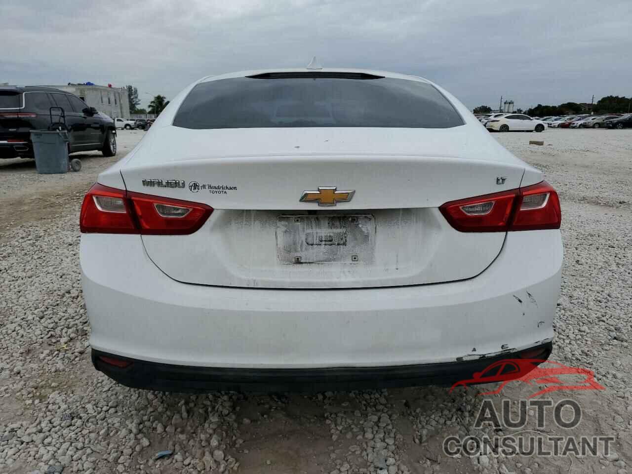 CHEVROLET MALIBU 2017 - 1G1ZE5ST3HF174644
