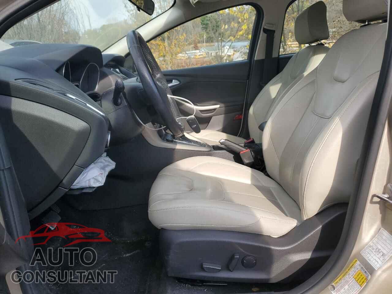 FORD FOCUS 2018 - 1FADP3J29JL295846