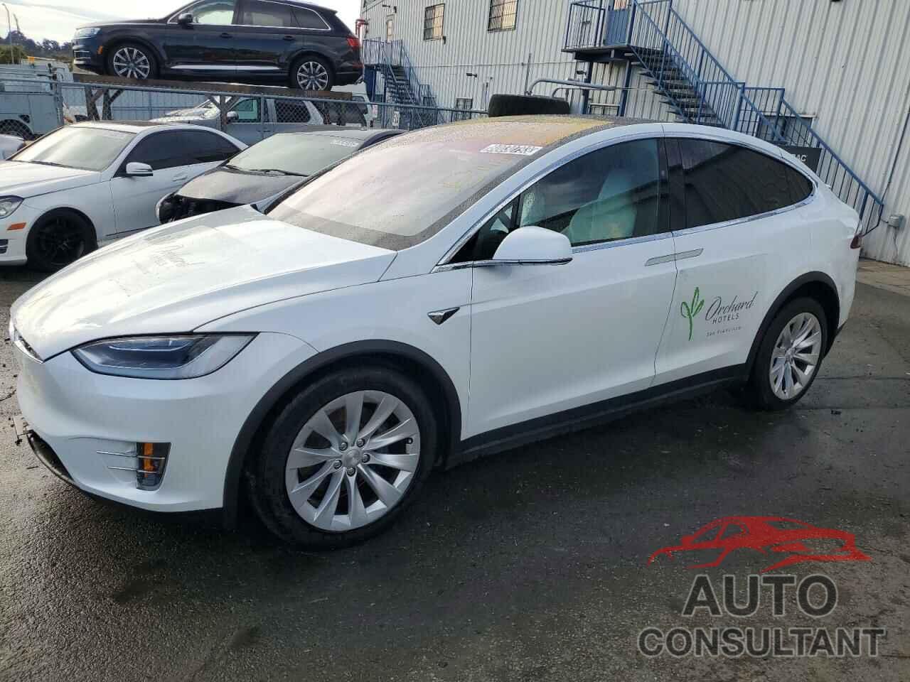 TESLA MODEL X 2018 - 5YJXCDE2XJF125937