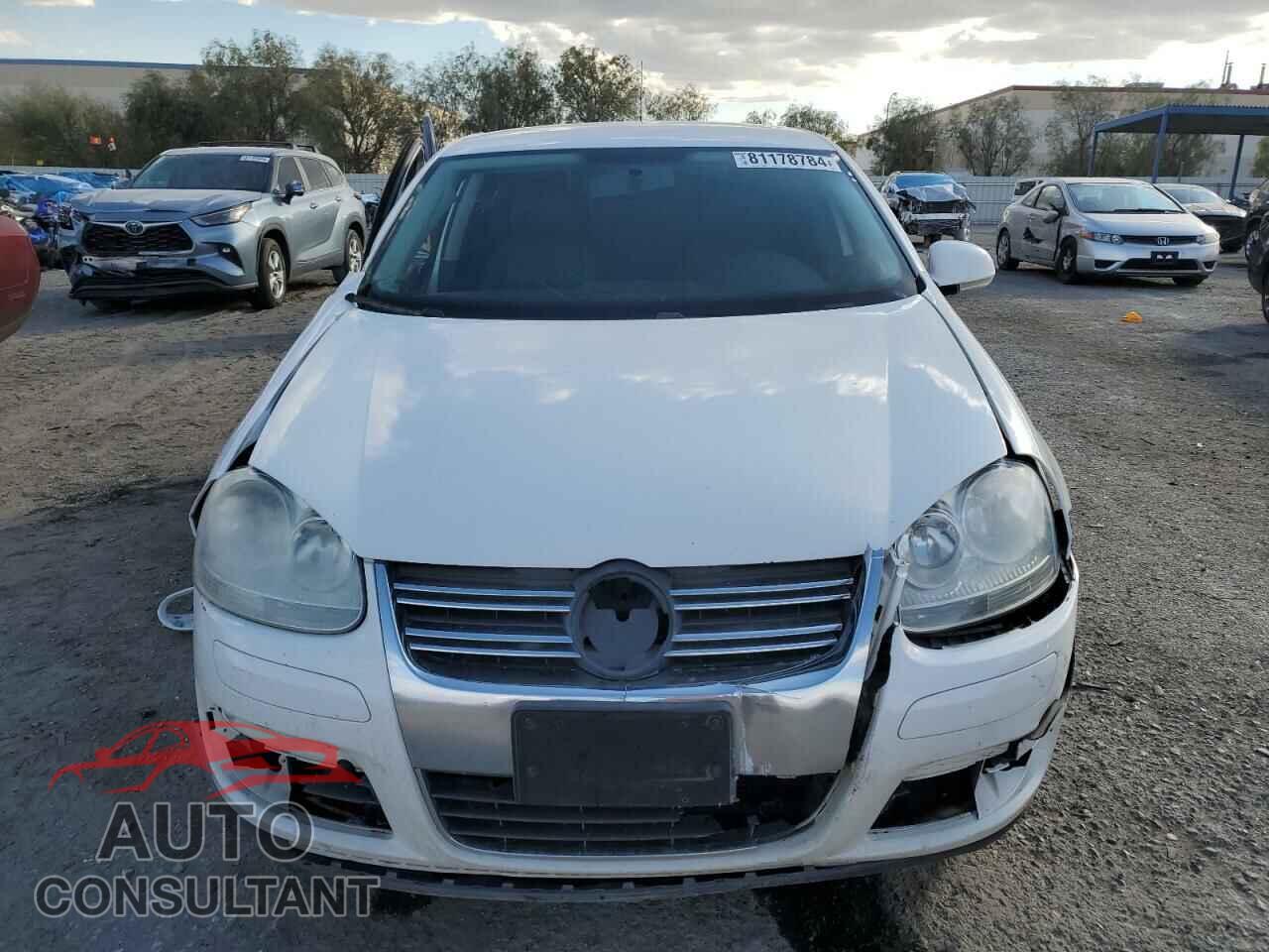 VOLKSWAGEN JETTA 2010 - 3VWAZ7AJ2AM101207