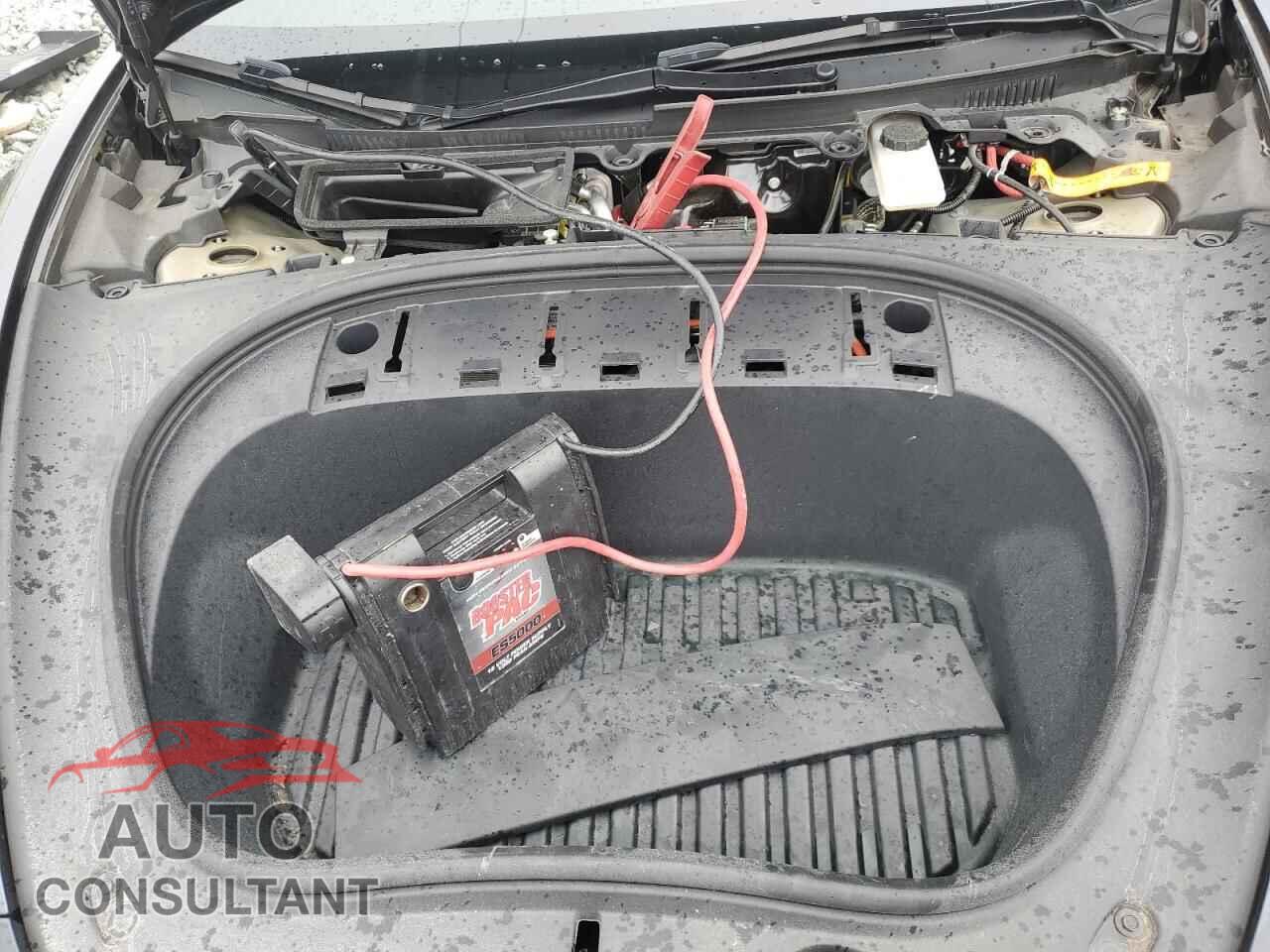 TESLA MODEL 3 2024 - 5YJ3E1EA4RF769573