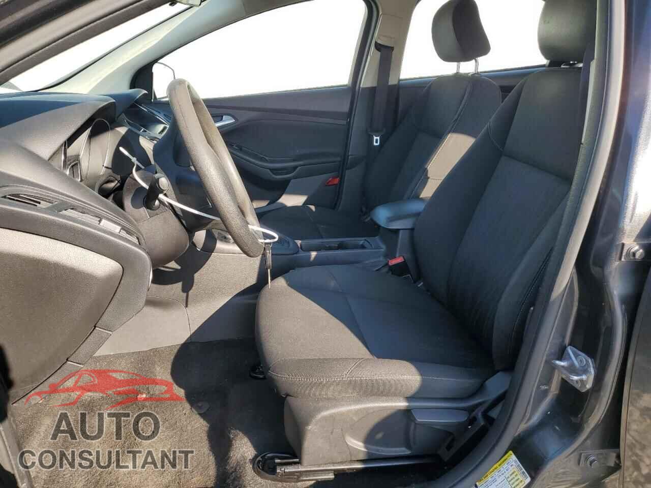 FORD FOCUS 2017 - 1FADP3K27HL232415