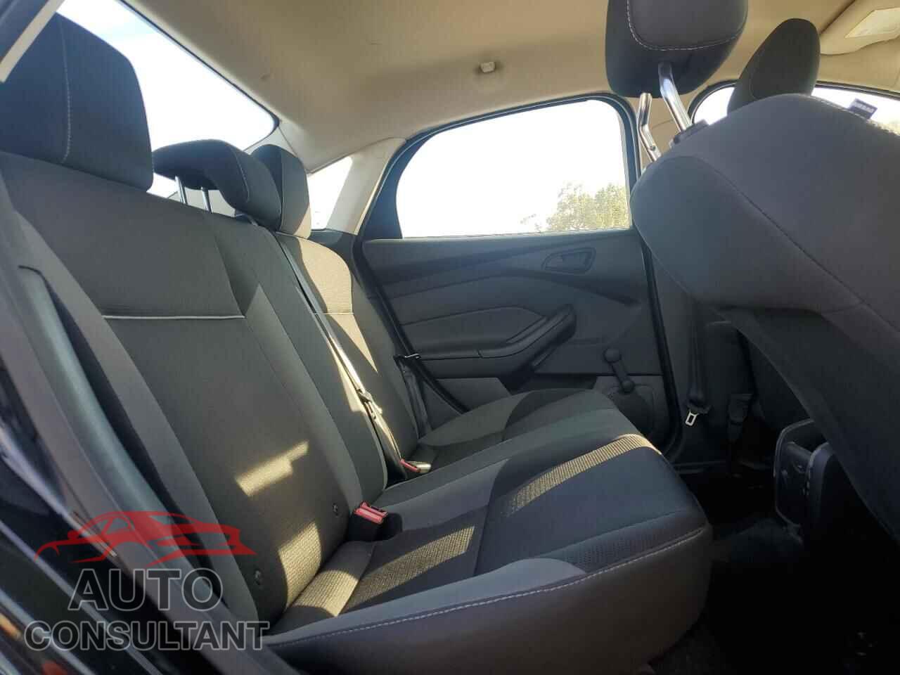 FORD FOCUS 2014 - 1FADP3E27EL227920