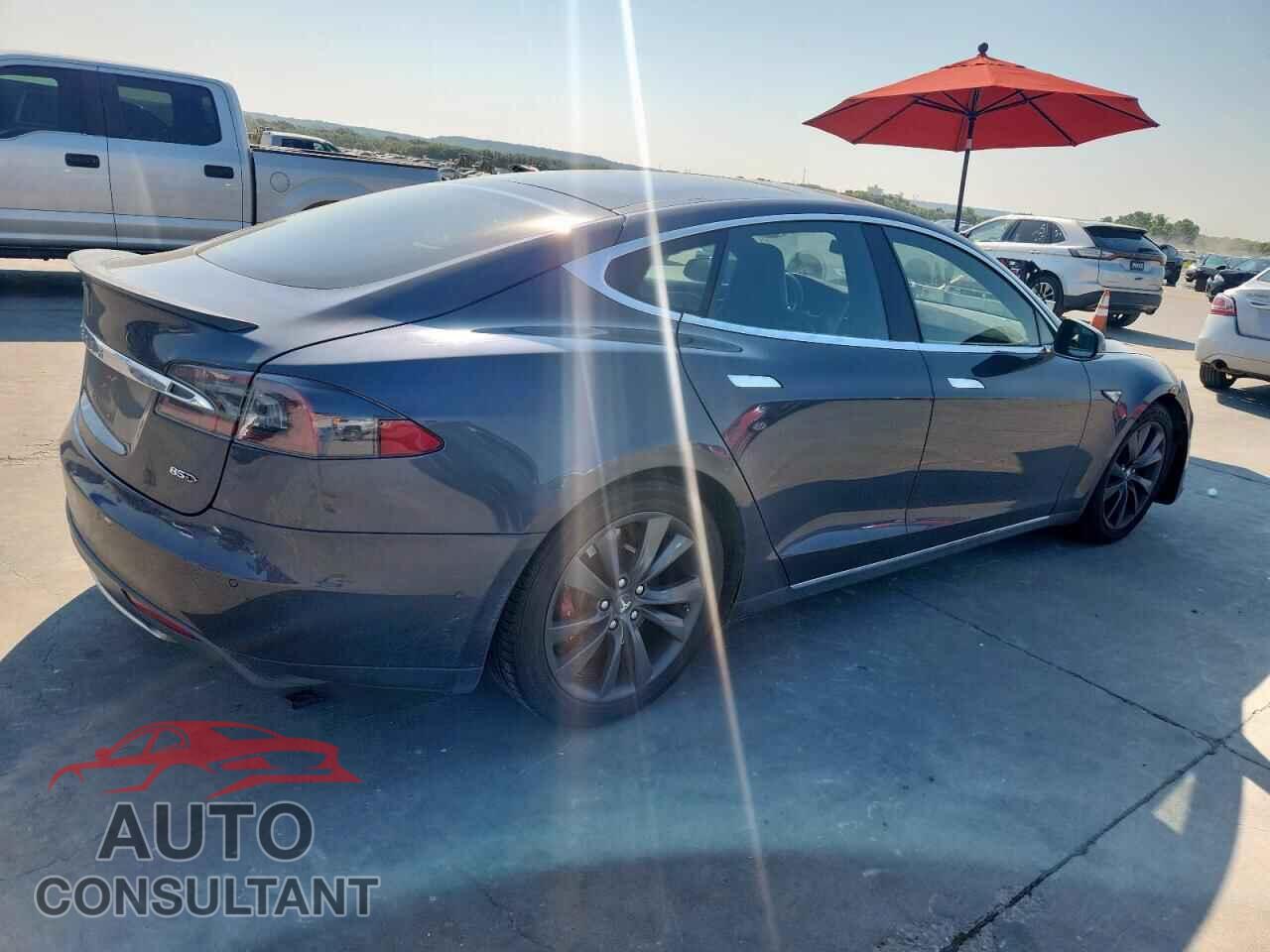 TESLA MODEL S 2015 - 5YJSA1E22FF117238