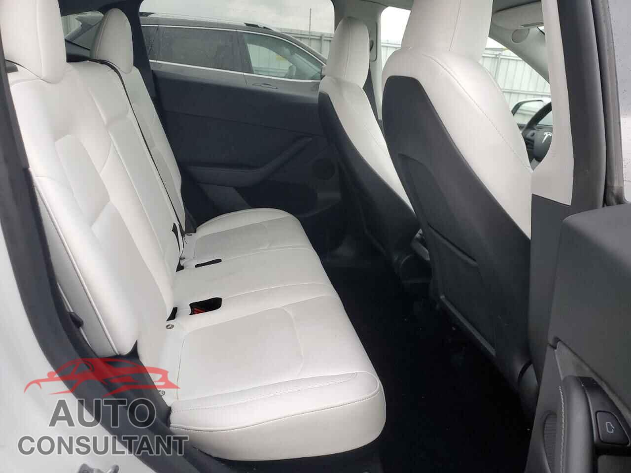 TESLA MODEL Y 2023 - 7SAYGDEE9PF889292