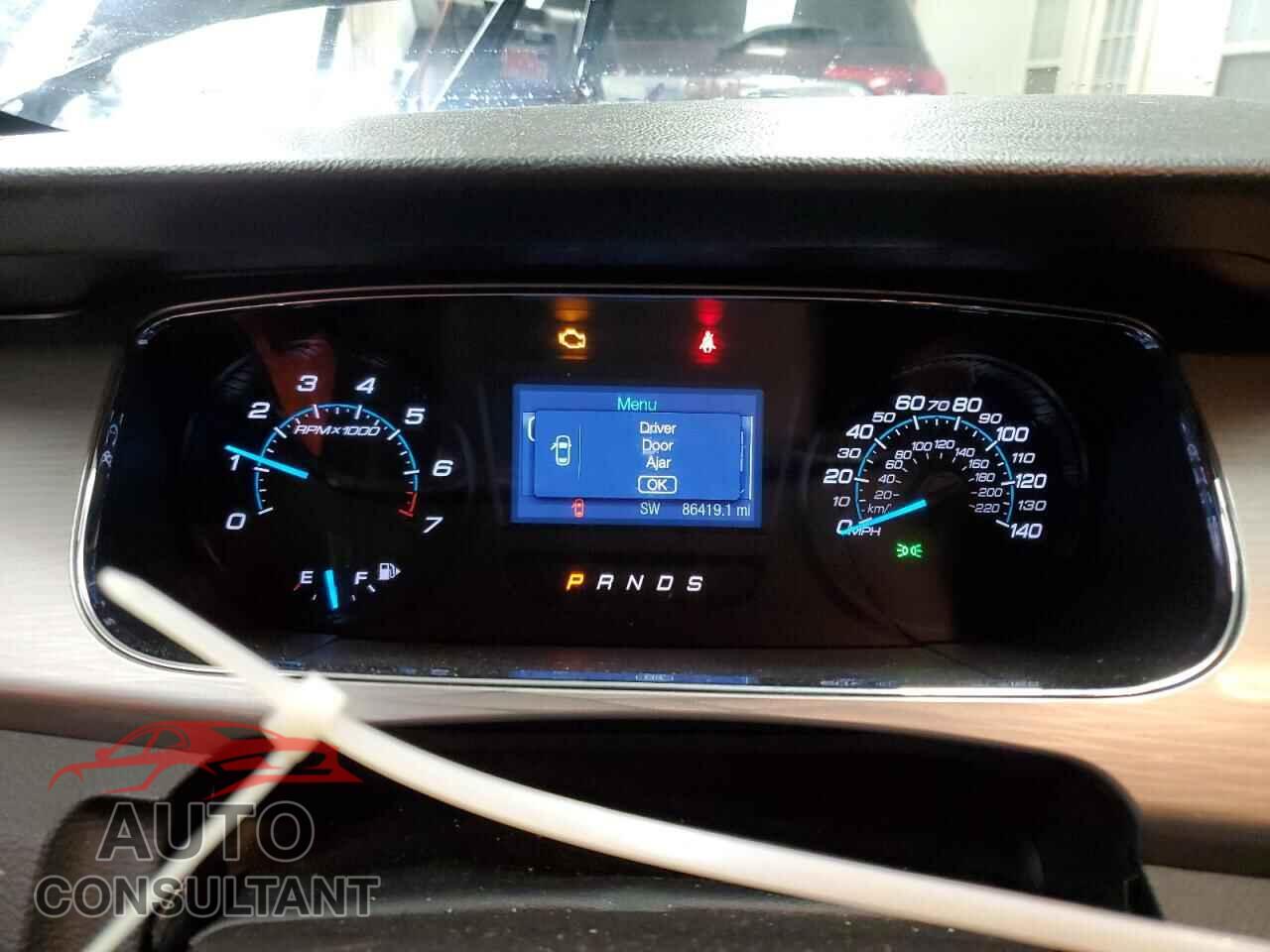 FORD TAURUS 2017 - 1FAHP2E80HG133214