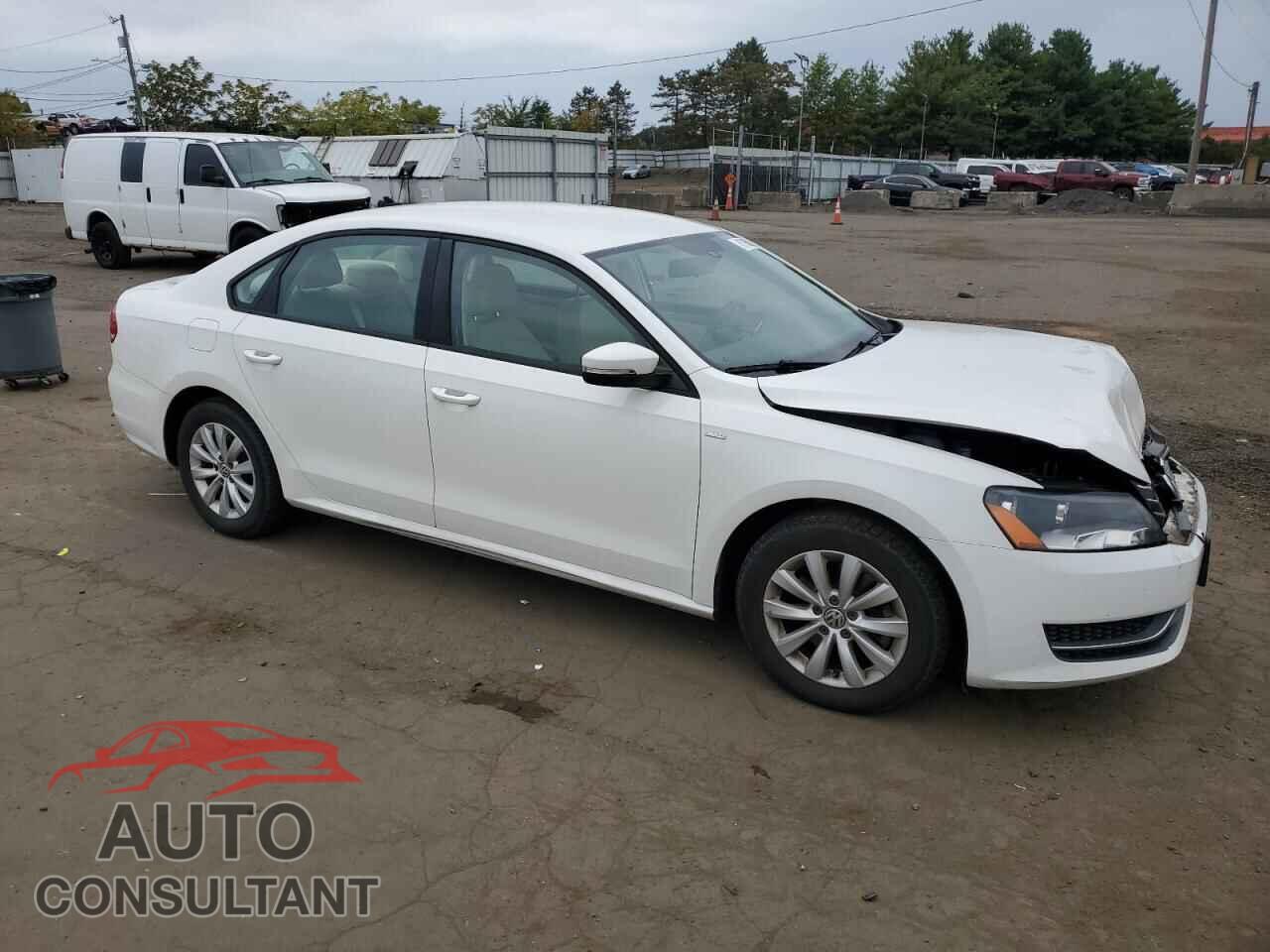 VOLKSWAGEN PASSAT 2013 - 1VWAP7A33DC148632