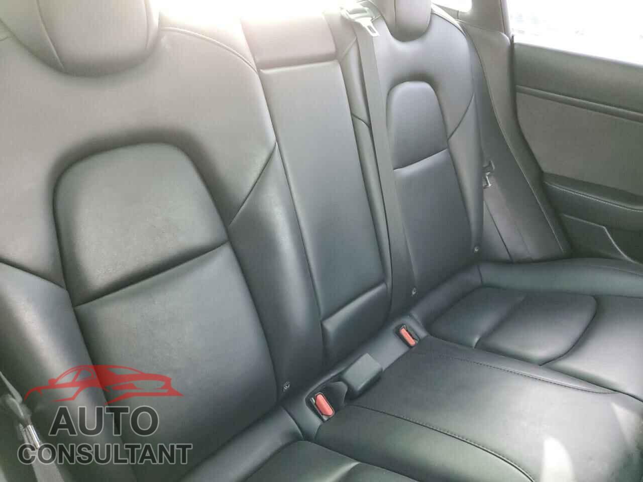 TESLA MODEL 3 2021 - 5YJ3E1EB0MF936559