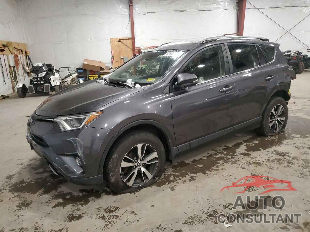 TOYOTA RAV4 2017 - JTMRFREV0HJ147228