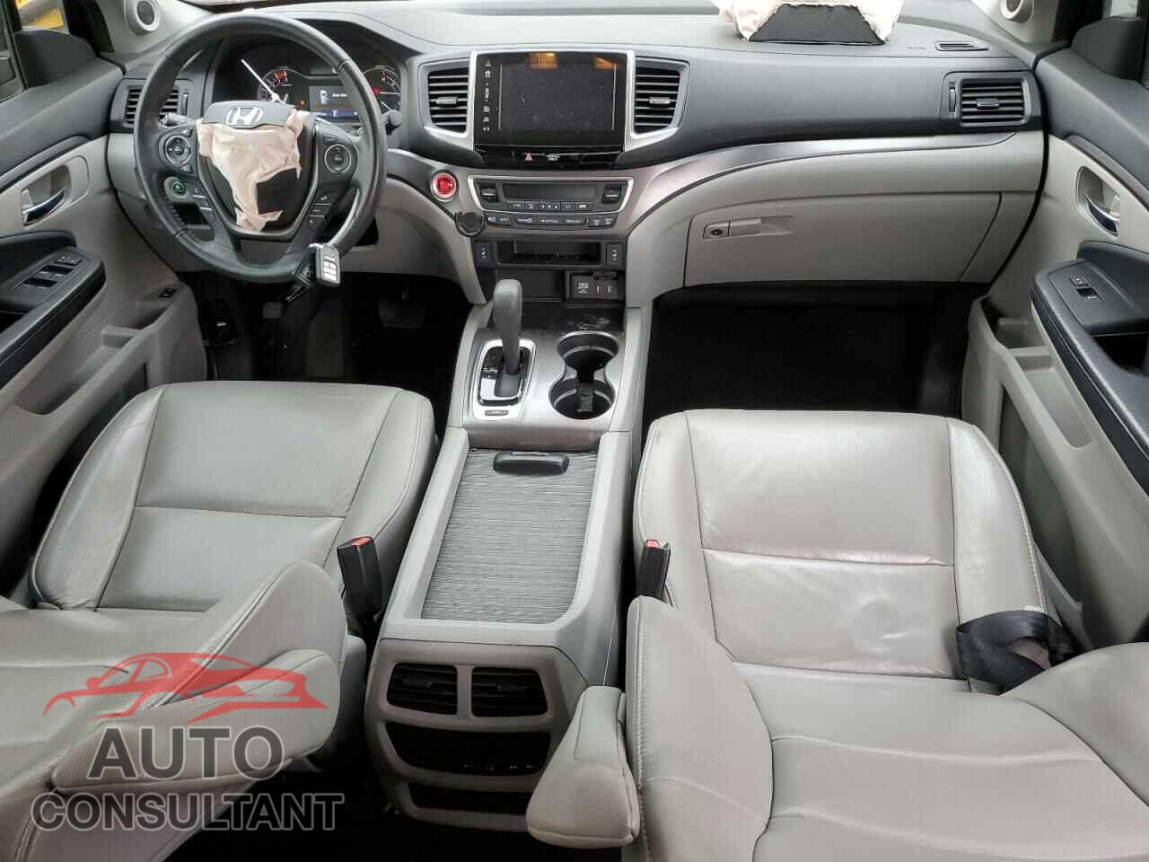 HONDA PILOT 2018 - 5FNYF5H51JB007931