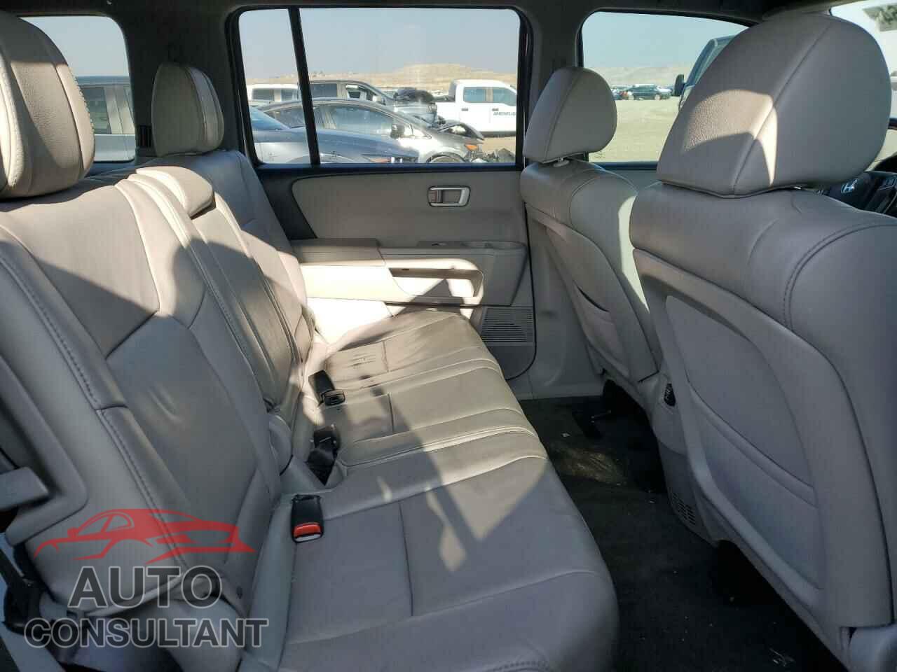HONDA PILOT 2014 - 5FNYF3H50EB021359