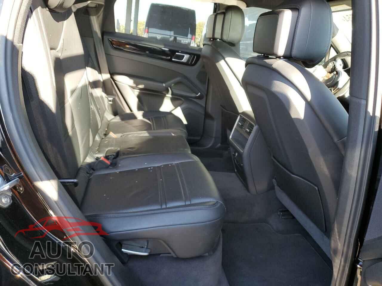 PORSCHE CAYENNE 2020 - WP1AA2AY2LDA02538