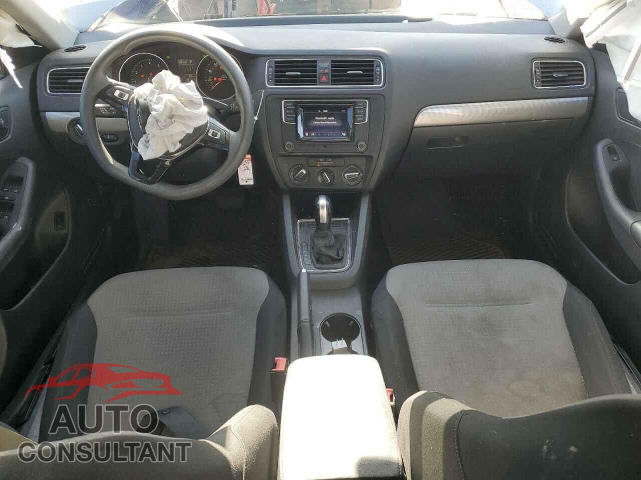 VOLKSWAGEN JETTA 2017 - 3VW2B7AJ7HM411629