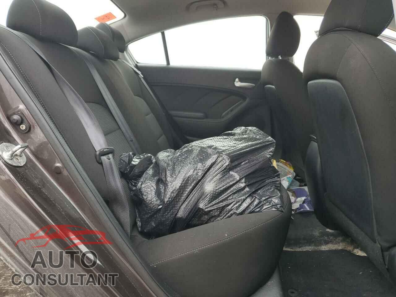 KIA FORTE 2018 - 3KPFK4A75JE166594
