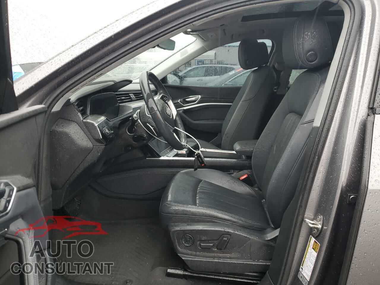 AUDI E-TRON 2021 - WA1LAAGEXMB017927