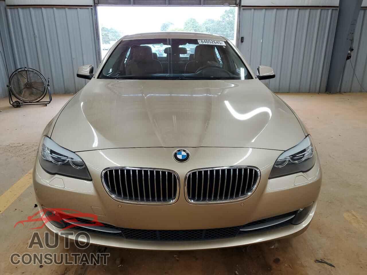 BMW 5 SERIES 2013 - WBAFR7C5XDC823732