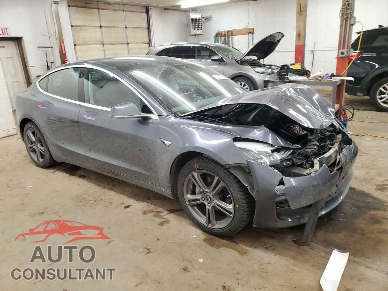 TESLA MODEL 3 2019 - 5YJ3E1EB5KF389107