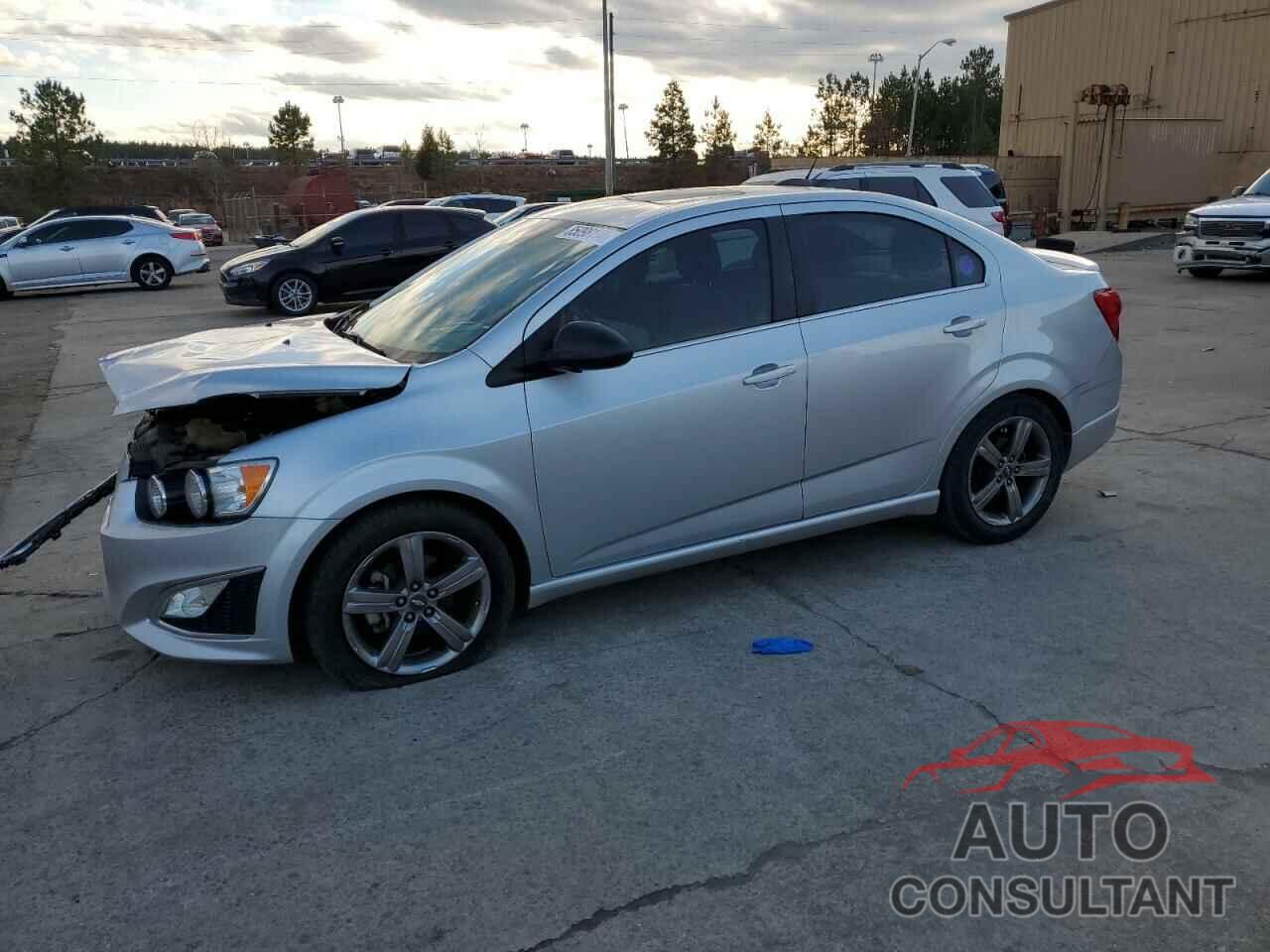 CHEVROLET SONIC 2015 - 1G1JG5SB2F4167627