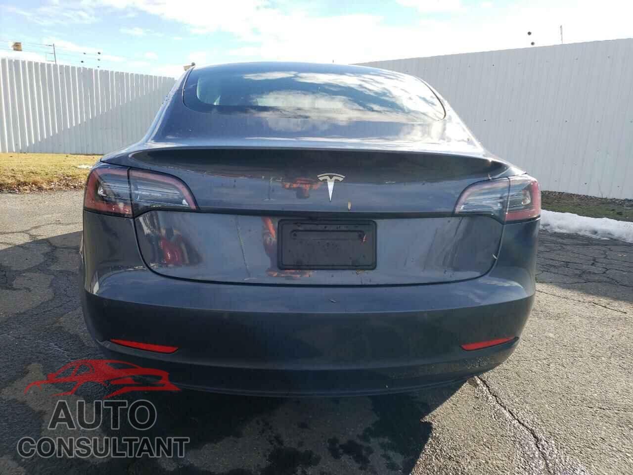 TESLA MODEL 3 2022 - 5YJ3E1EA7NF372496
