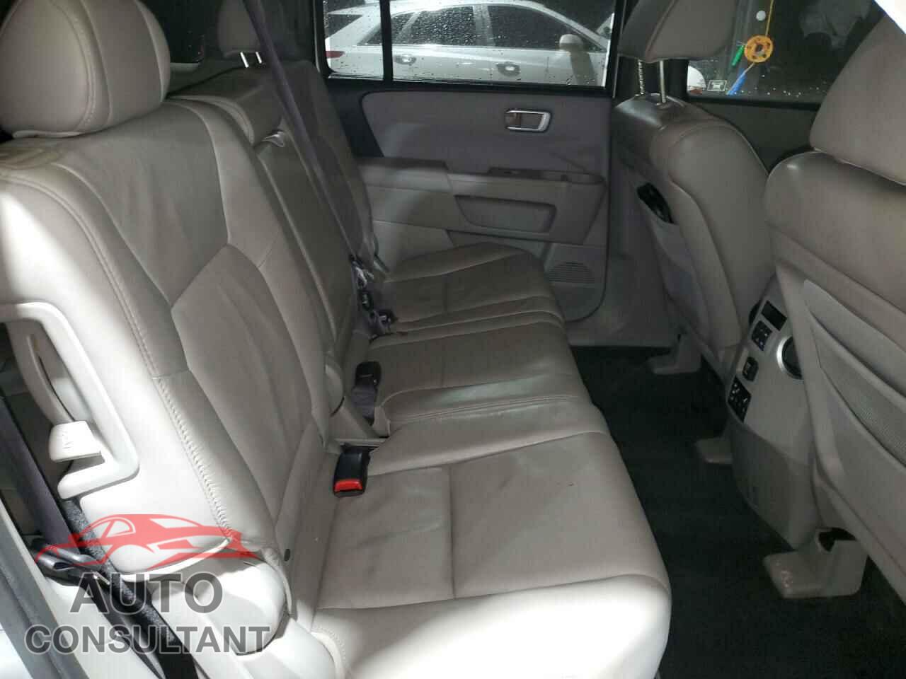 HONDA PILOT 2011 - 5FNYF3H97BB011846
