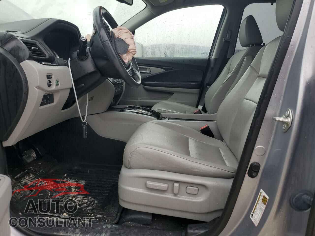 HONDA PILOT 2017 - 5FNYF5H93HB019091