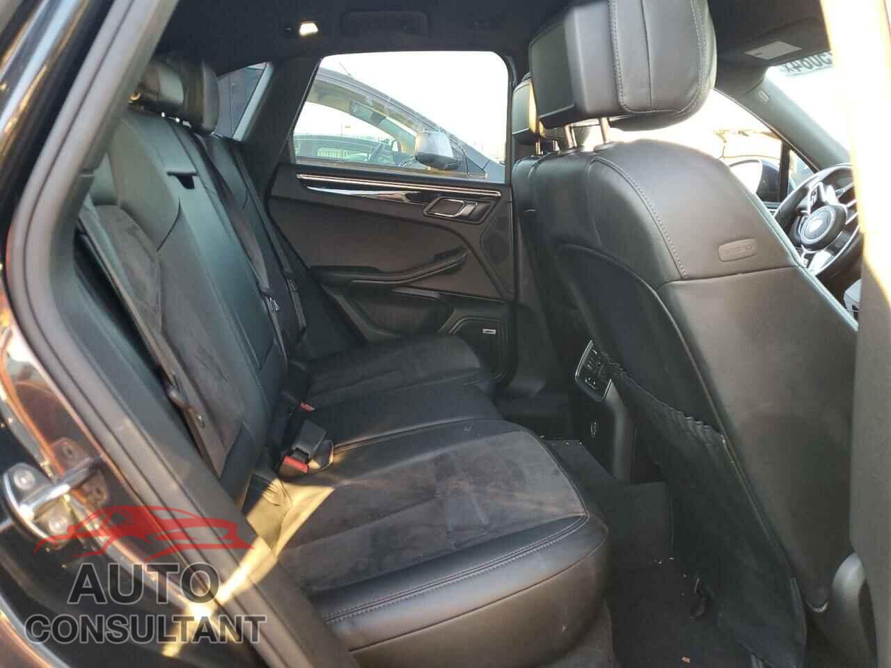PORSCHE MACAN 2018 - WP1AA2A51JLB02168