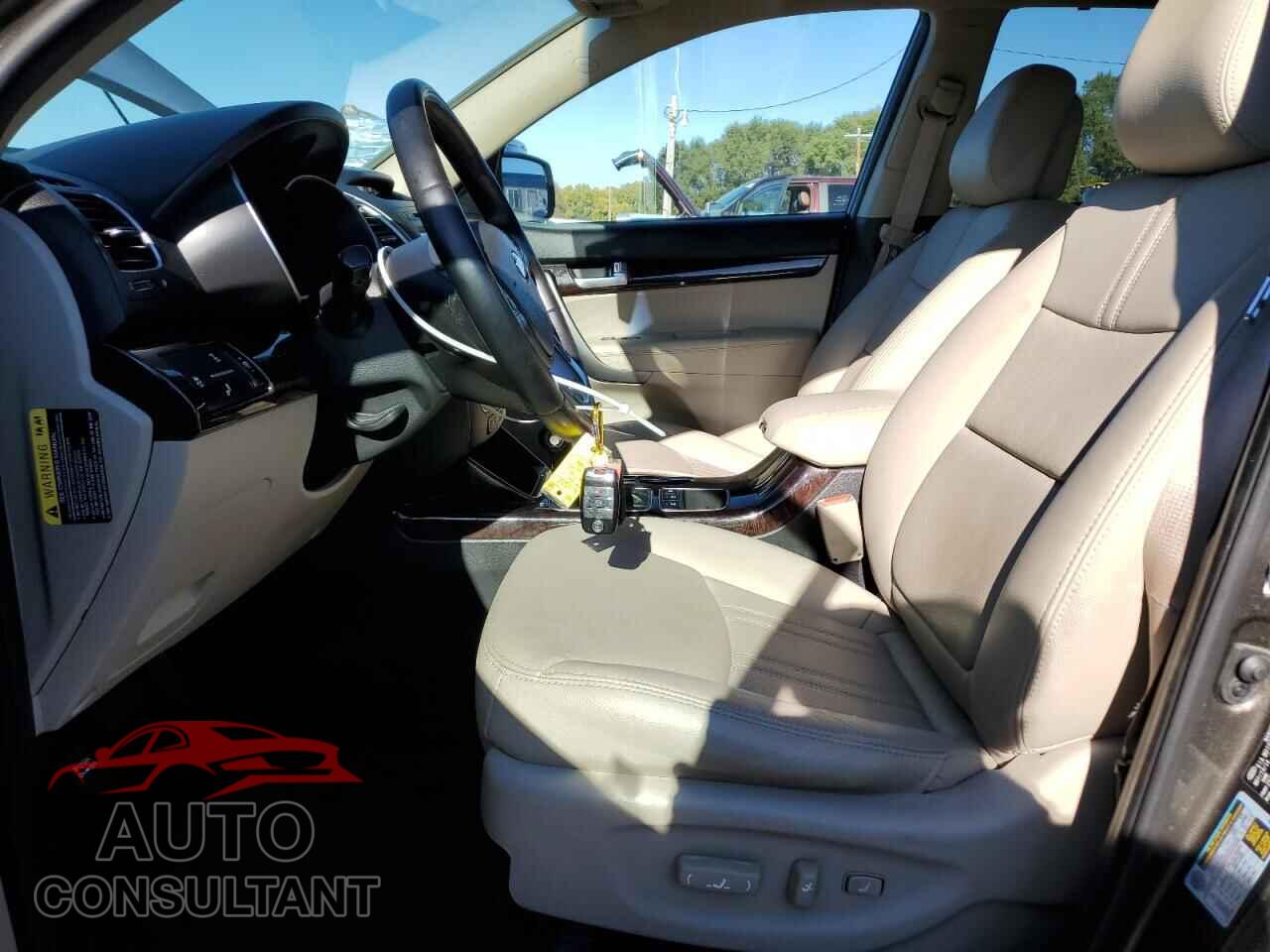 KIA SORENTO 2015 - 5XYKUDA77FG600856