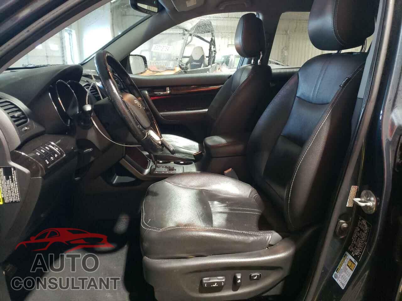 KIA SORENTO 2011 - 5XYKUDA12BG067255