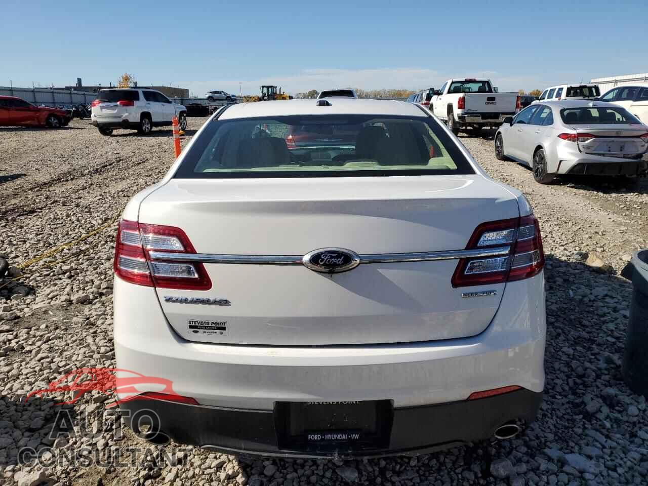 FORD TAURUS 2017 - 1FAHP2D86HG145322
