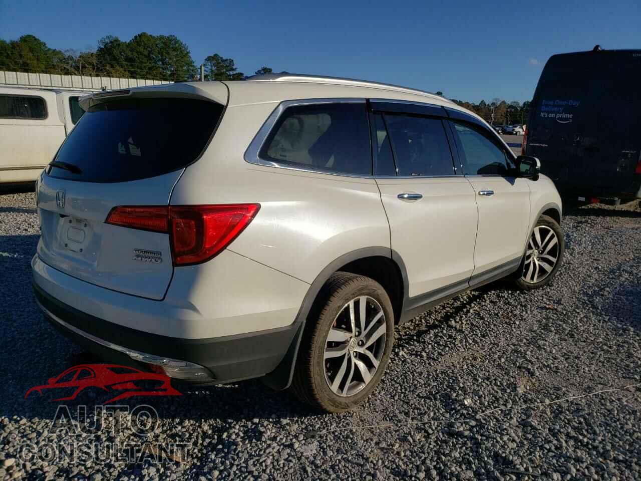 HONDA PILOT 2017 - 5FNYF6H92HB043985