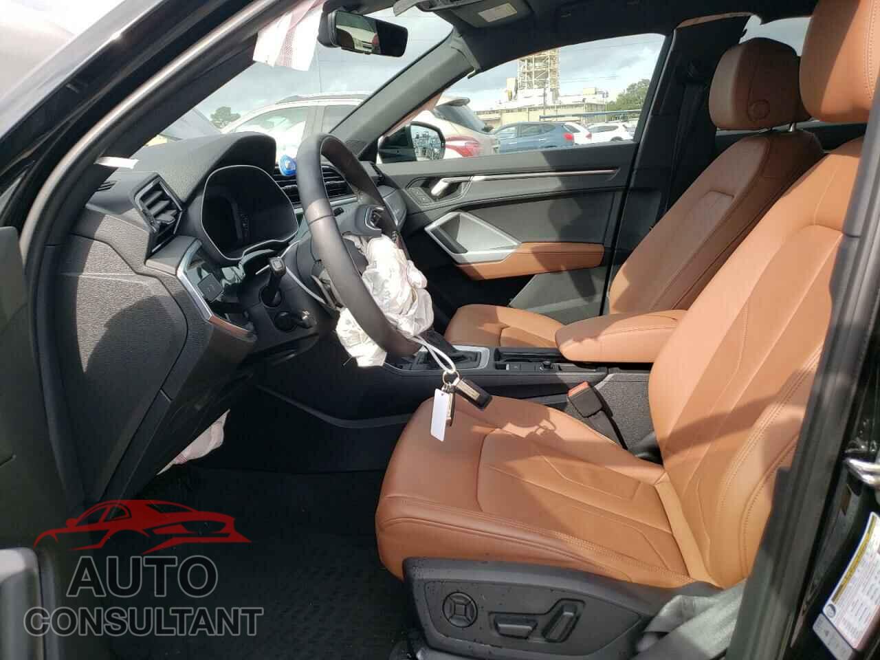 AUDI Q3 2024 - WA1DECF30R1033457