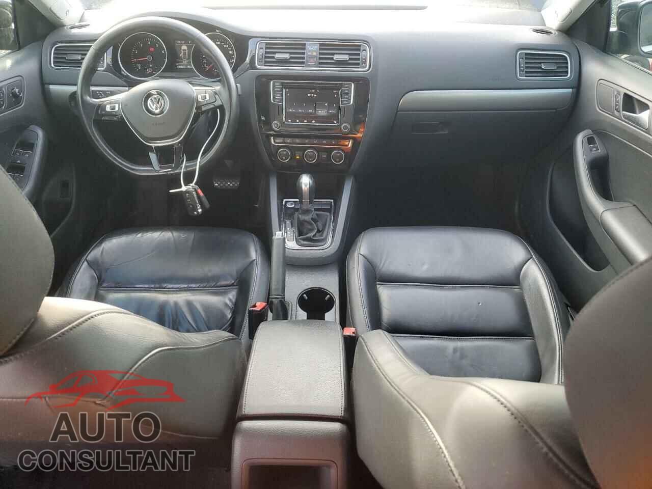VOLKSWAGEN JETTA 2017 - 3VWL17AJ5HM332659