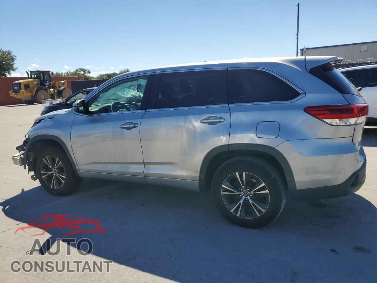 TOYOTA HIGHLANDER 2018 - 5TDZZRFH9JS238765