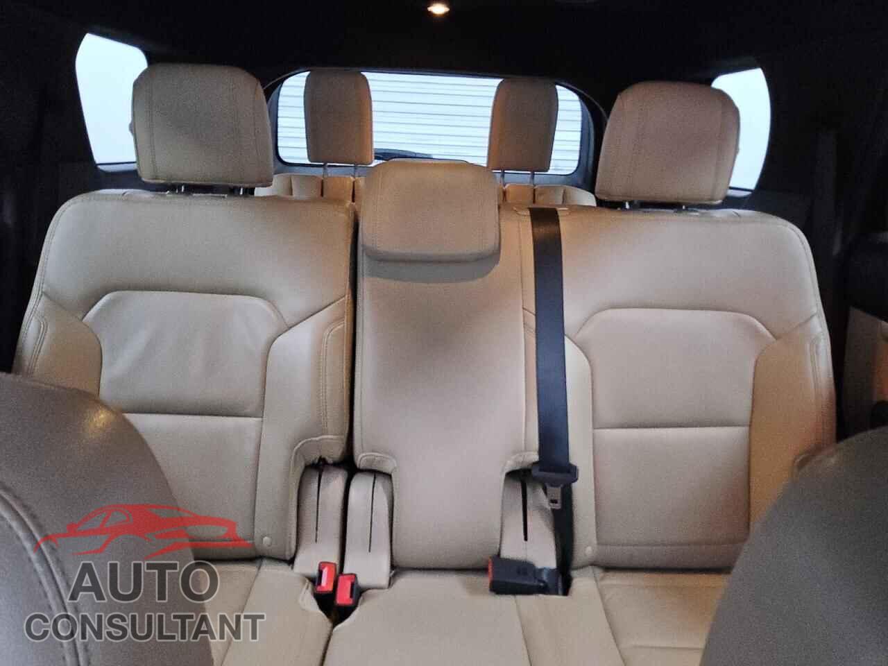 FORD EXPLORER 2017 - 1FM5K7D8XHGA59077