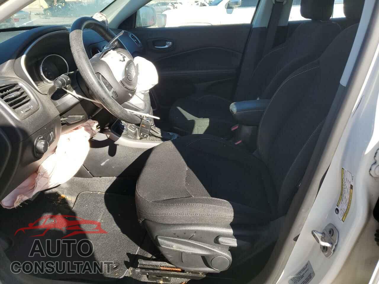 JEEP COMPASS 2018 - 3C4NJDAB1JT100770
