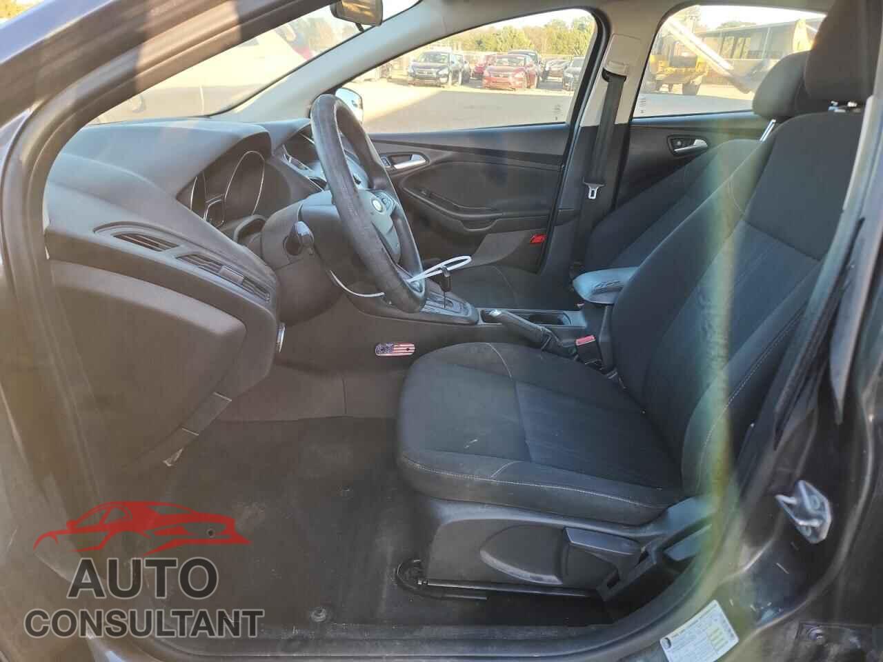 FORD FOCUS 2015 - 1FADP3F26FL214799