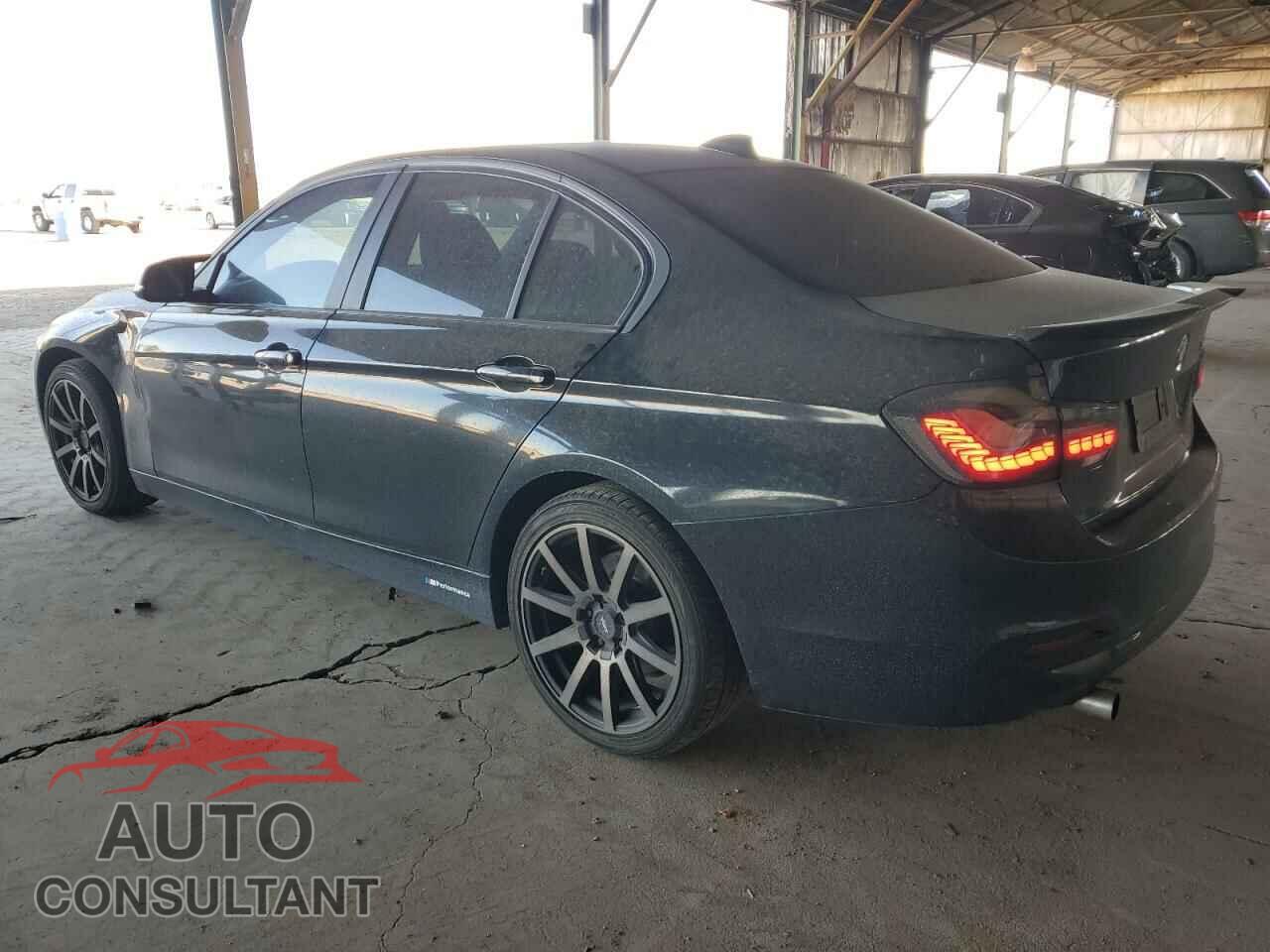 BMW 3 SERIES 2016 - WBA8E1G51GNU11574