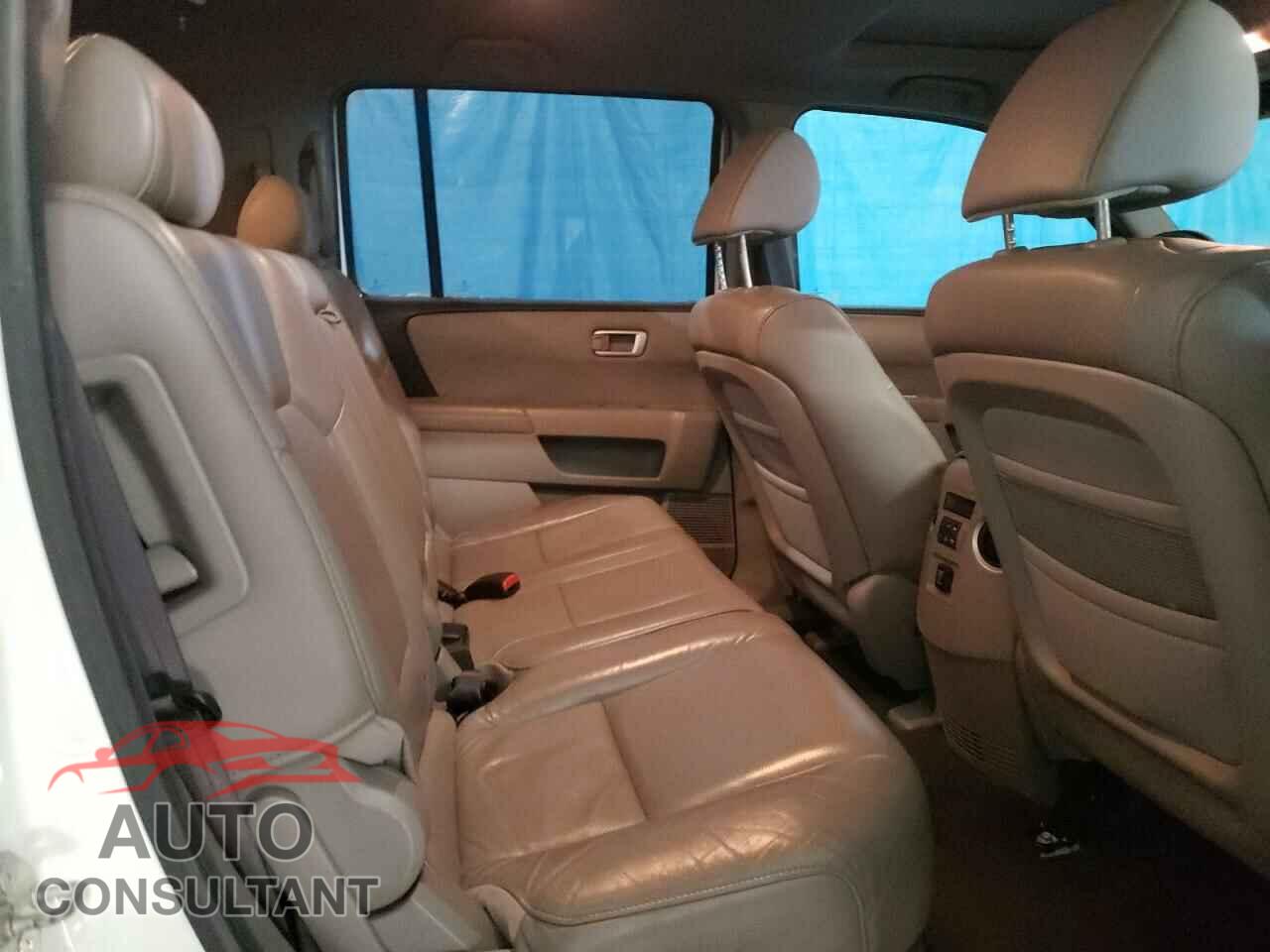 HONDA PILOT 2011 - 5FNYF4H73BB094647