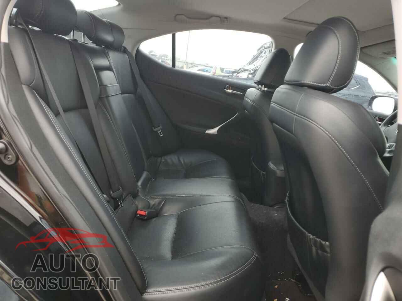 LEXUS IS 2011 - JTHBF5C22B2100995