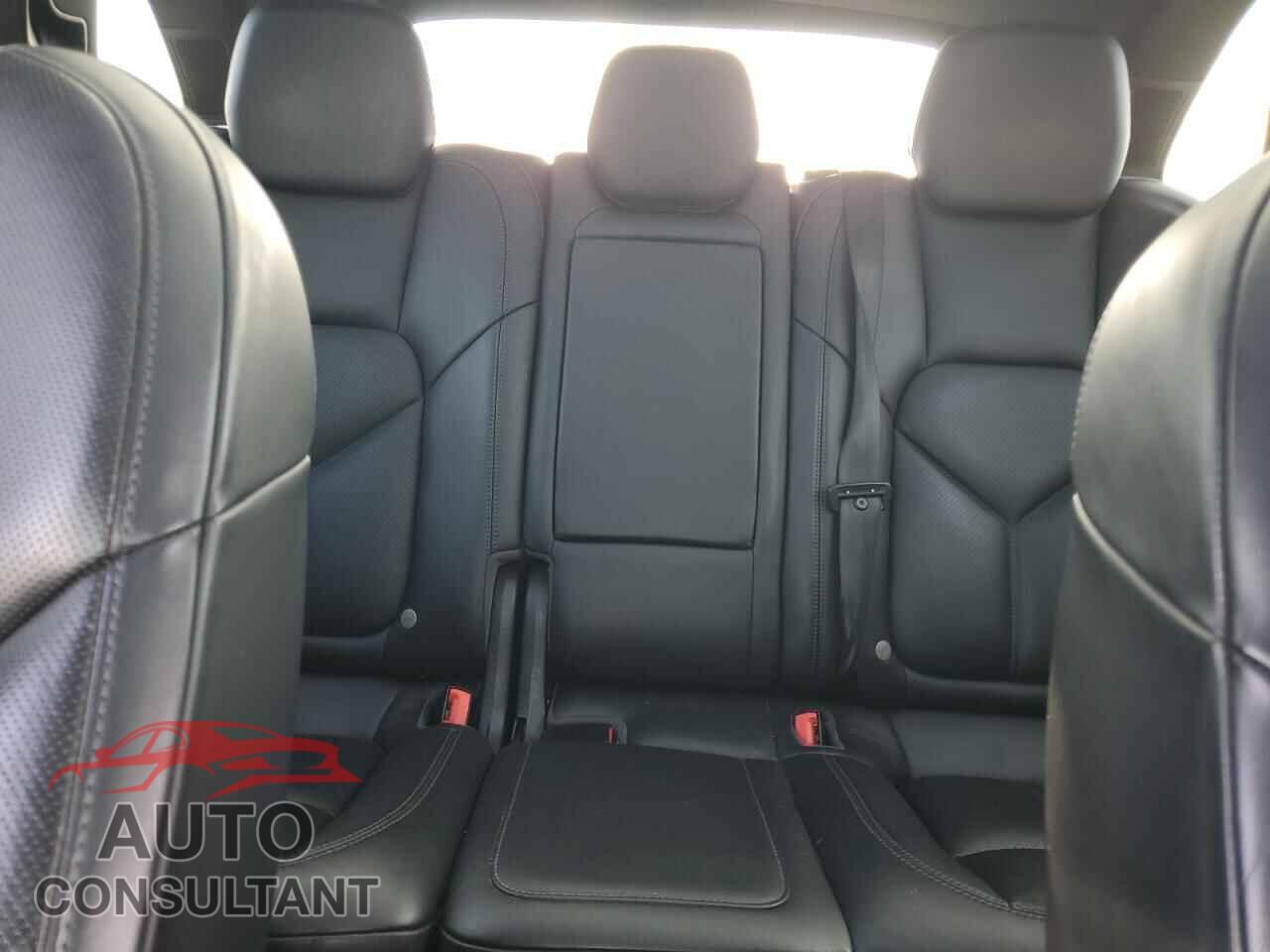 PORSCHE CAYENNE 2016 - WP1AA2A29GLA06500