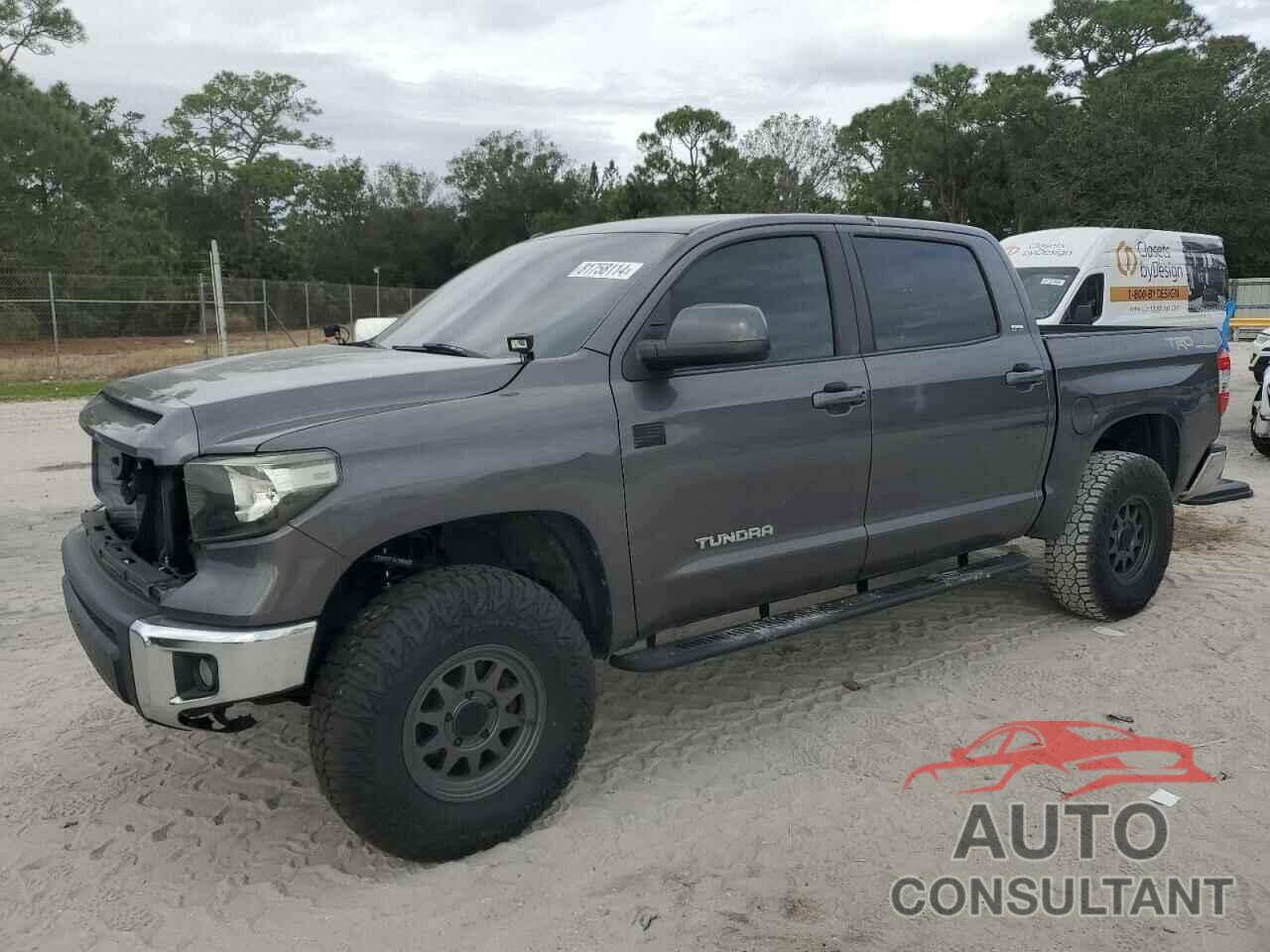 TOYOTA TUNDRA 2017 - 5TFDW5F17HX677725