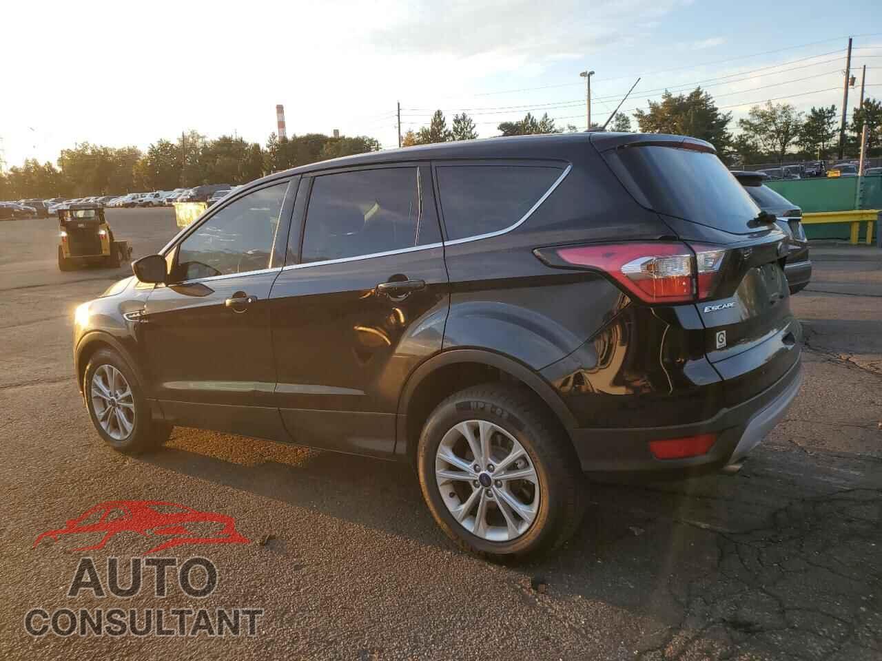 FORD ESCAPE 2017 - 1FMCU9GD0HUD28548
