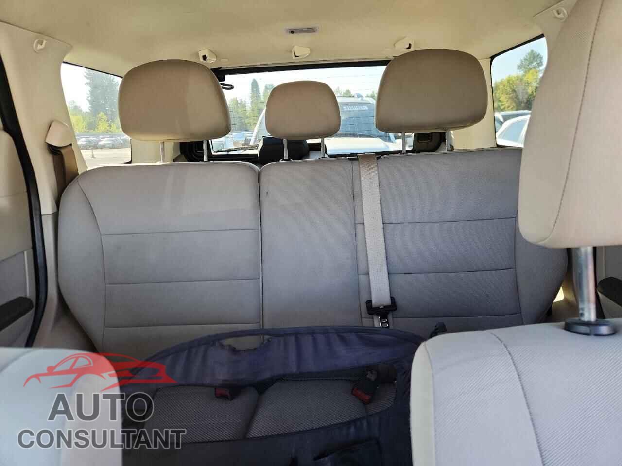 FORD ESCAPE 2011 - 1FMCU0D77BKA44671