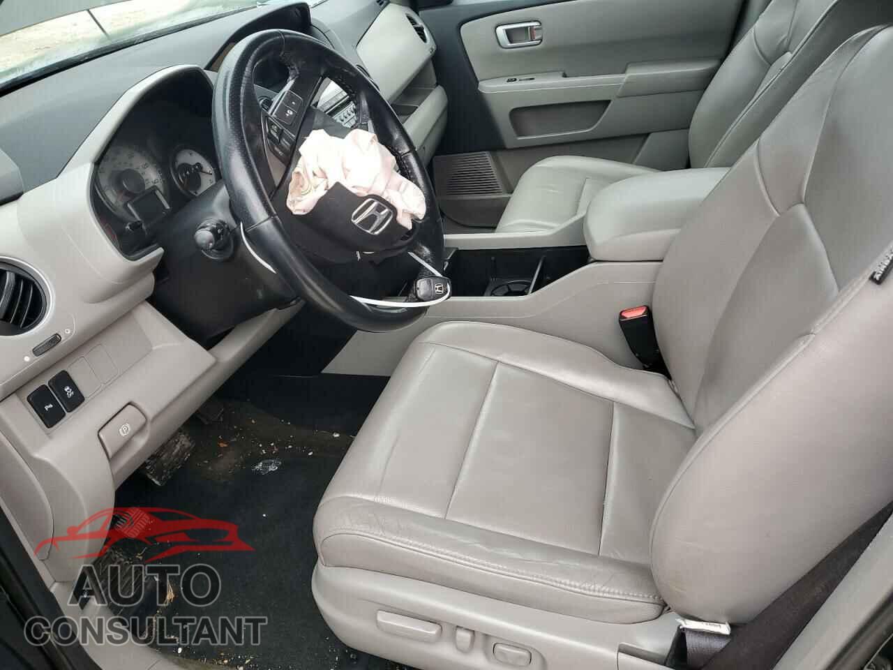 HONDA PILOT 2013 - 5FNYF4H95DB080415
