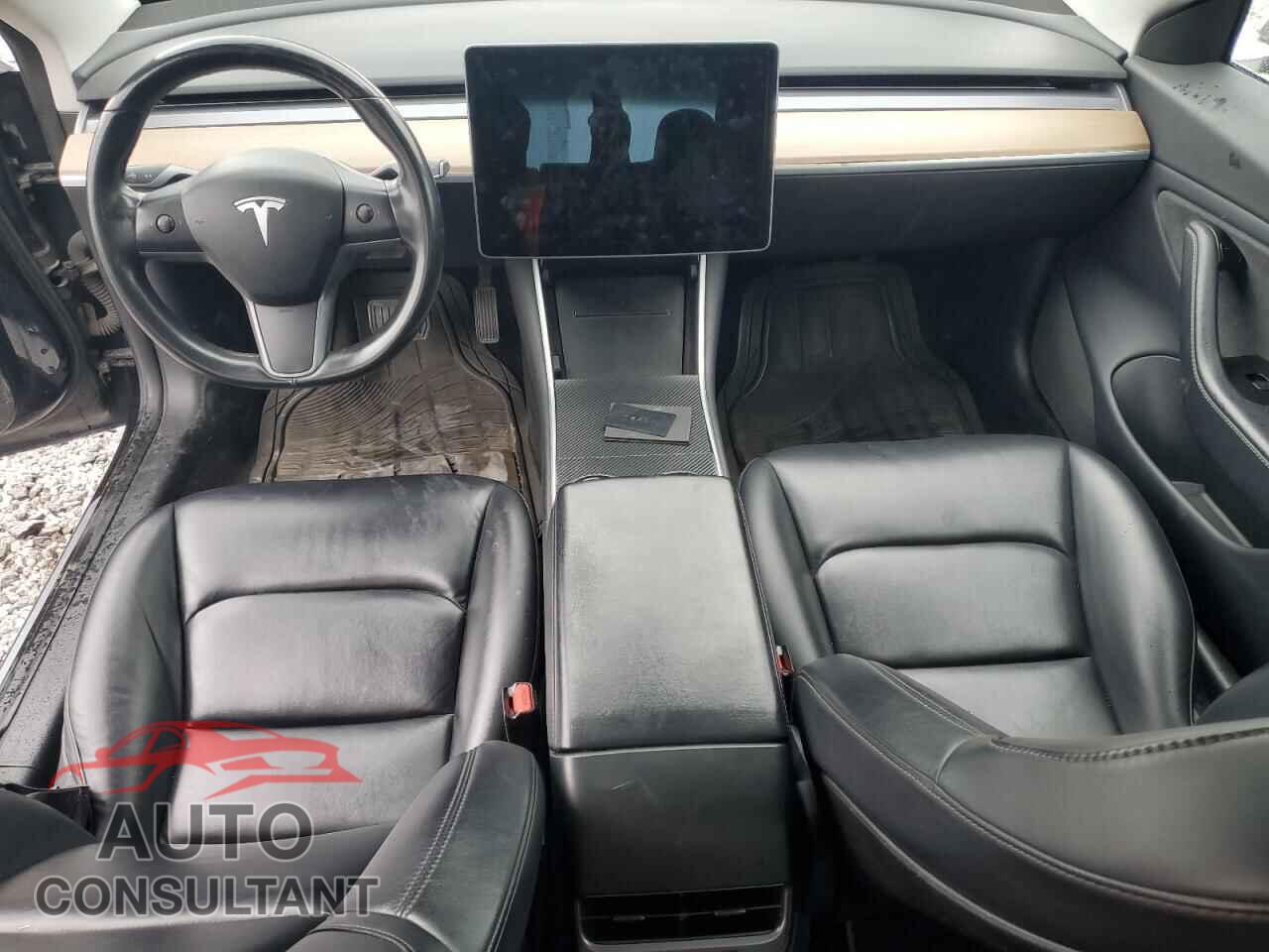 TESLA MODEL 3 2018 - 5YJ3E1EA0JF071157