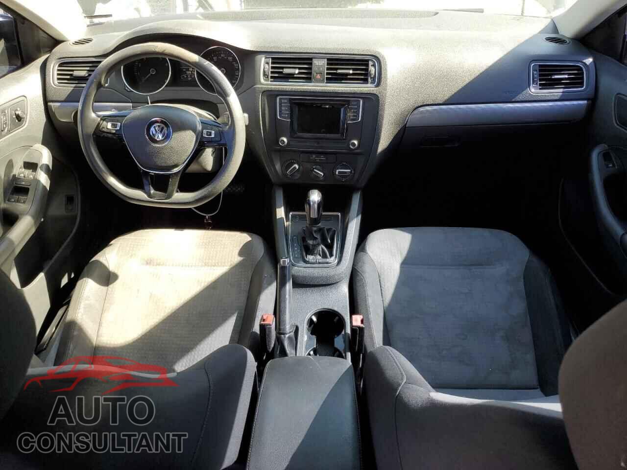 VOLKSWAGEN JETTA 2017 - 3VW2B7AJ9HM380531