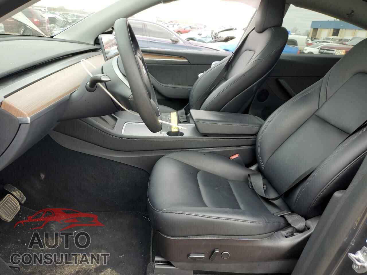 TESLA MODEL Y 2023 - 7SAYGDEE0PF608500